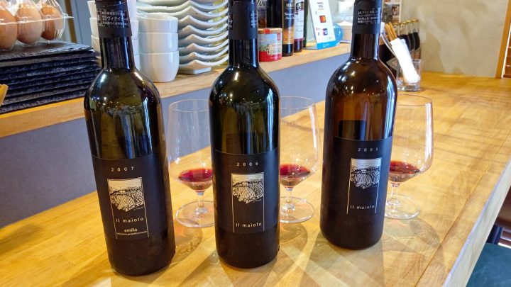 イルマイオーロ ヴィンテージ飲み比べ 金山の自然派ワイン酒場ホイリゲハウディ
