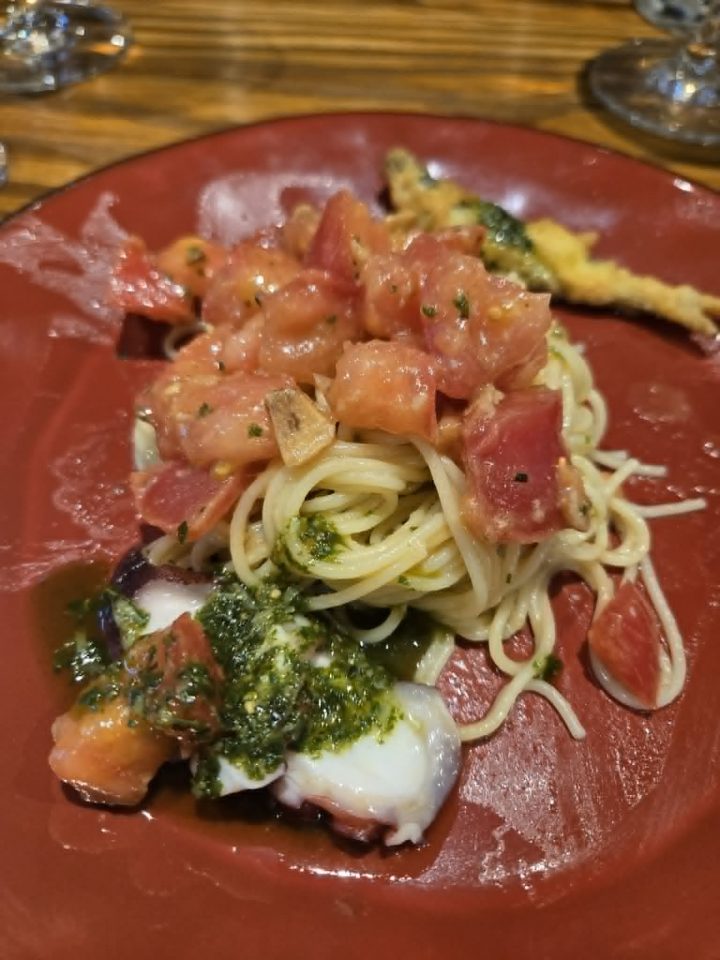**Entrée**
トマトの冷製パスタ
旬の魚を添えて
